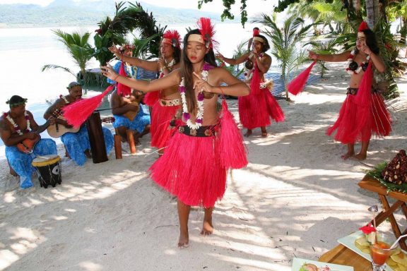 Tahiti: Journey of Renewal 2021 - Vahine Private Island, with Art In Voyage