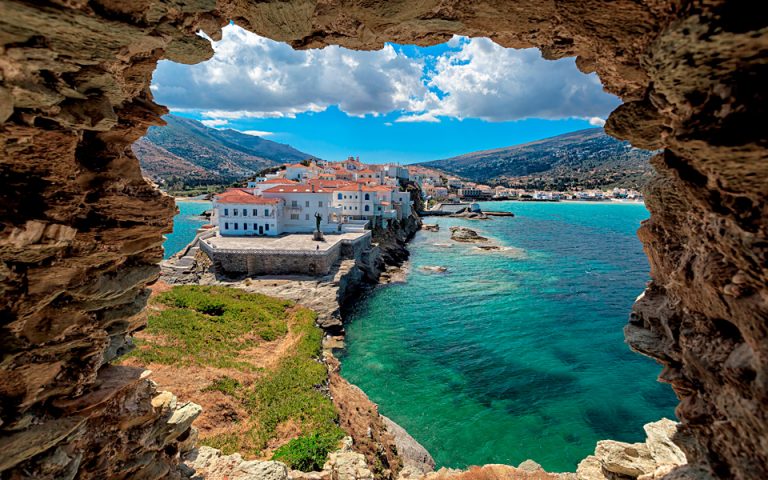 Sailing Greece in Style, by Art in Voyage