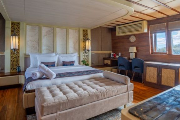 Commodore Cabin | The Maj