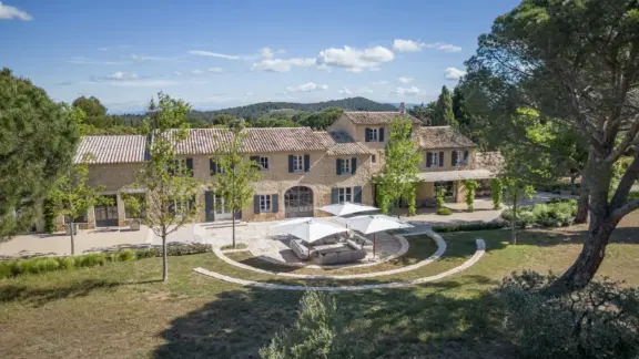 Welcome to your luxury villa in Provence!