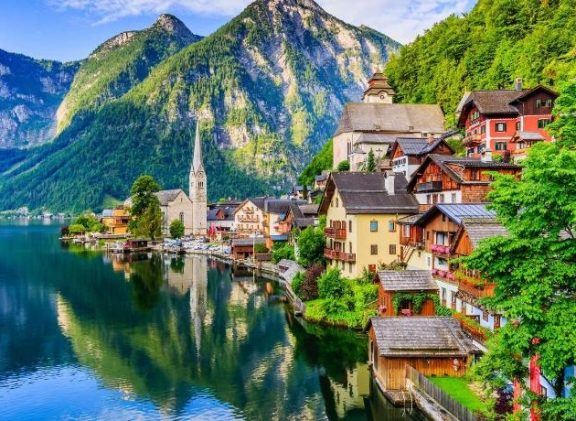 A scenic loop to Hallstatt, Alps — 180 miles