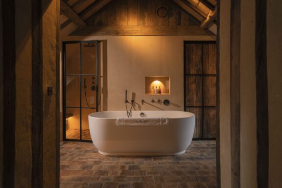 Junior Suite (517 sq. ft)