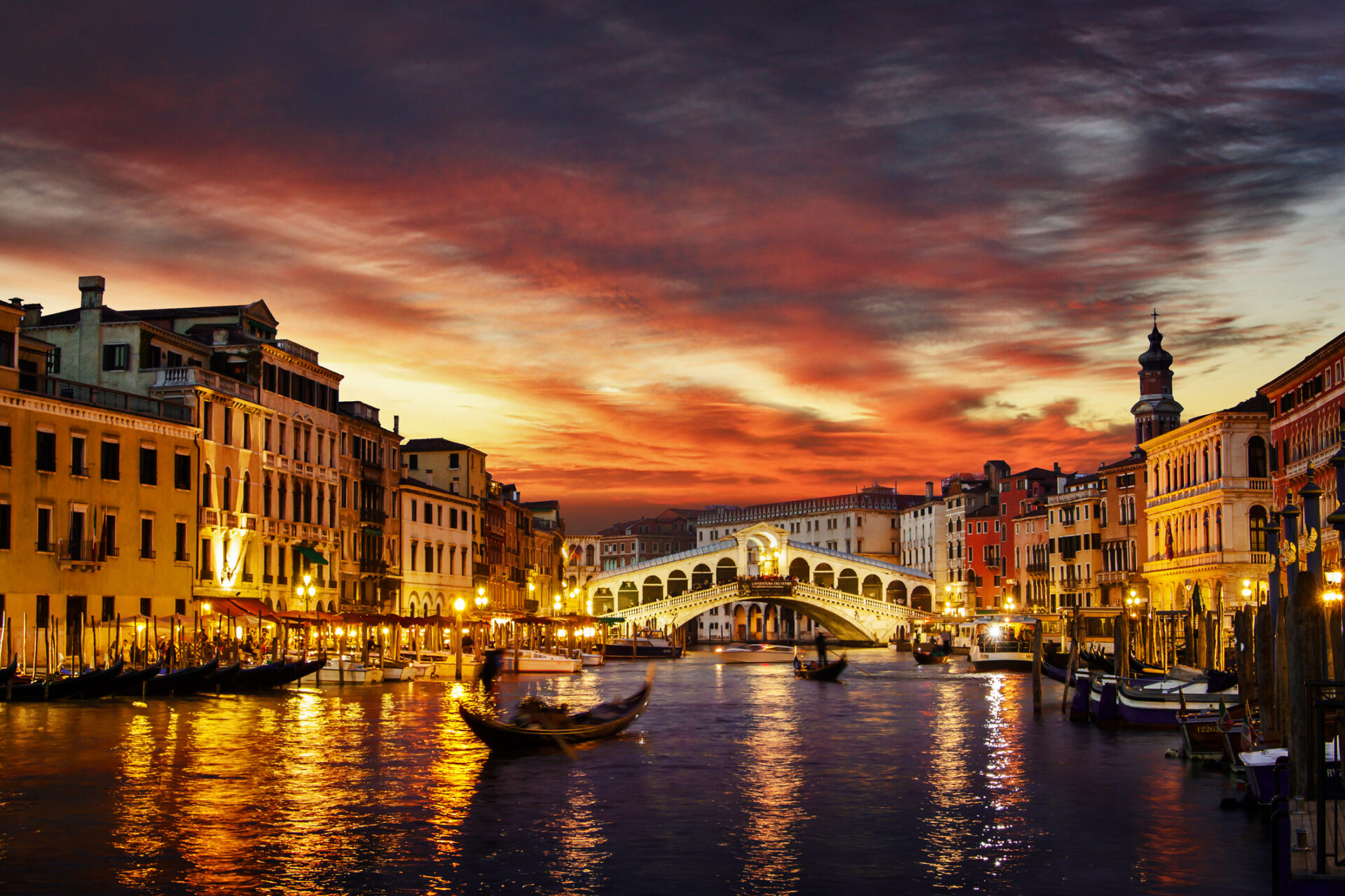 Venice By Art In Voyage